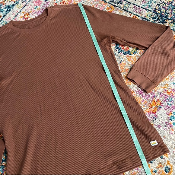 Vuori Small Waffle Knit Crew Neck Sleeve Chestnut - Picture 10 of 13